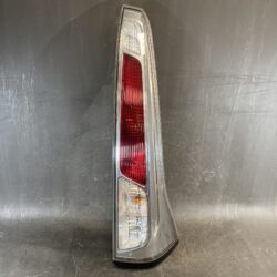 NISSAN SERENA C26 HC26 NC26 HFC26 NC26 FNC26 Genuine Taillight / KOITO 220-23096 / Right Side x1