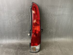 TOYOTA CAMI / DAIHATSU TERIOS KID J102E J122E J111G J131G Genuine Taillight / KOITO 220-51672 / Right Side x1