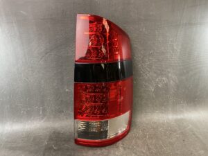 TOYOTA NOAH NOAH VOXY AZR60 AZR65 Genuine Taillight / ICHIKOH 28-184 / Right Side x1