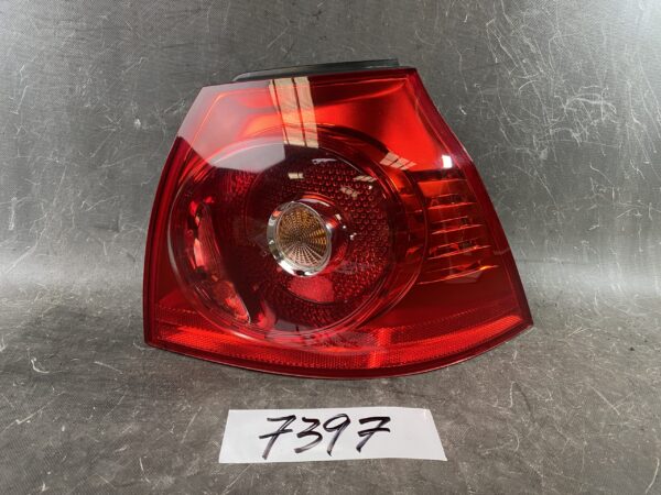 VOLKSWAGEN VW GOLF GEN 5 MK5 1K1 1KBLP Genuine Taillight 1K6945096 / Right Side x1 » JDM-PARTS NZ