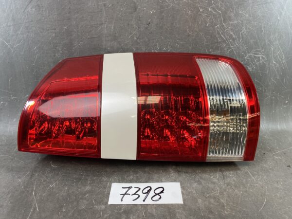 TOYOTA NOAH AZR60 Genuine Taillight / ICHIKOH 28-184 / Right Side x1 » JDM-PARTS NZ