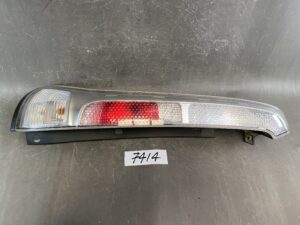 NISSAN SERENA C25 Genuine Taillight / ICHIKOH D008 / Left Side x1