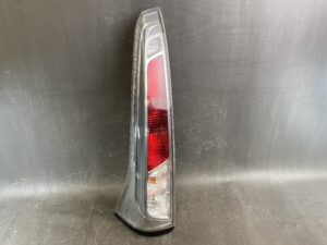 NISSAN SERENA C26 HC26 NC26 HFC26 NC26 FNC26 Genuine Taillight / KOITO 220-23096 / Left Side x1