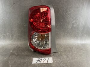 TOYOTA COROLLA RUMION NZE151N Genuine Taillight / STANLEY 12-541 L / Left Side x1