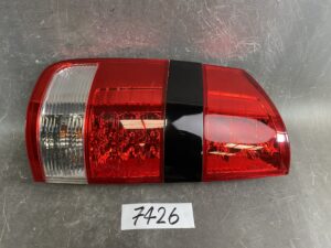 TOYOTA NOAH AZR60 Genuine Taillight / ICHIKOH 28-184 / Left Side x1