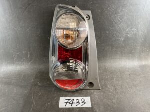 TOYOTA PASSO KGC30 Genuine Taillight / KOITO 220-51004 / Left Side x1