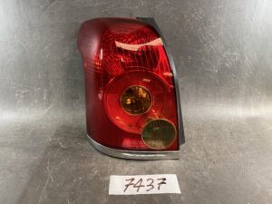 TOYOTA AVENSIS AZT250 Genuine Taillight / KOITO 05-50 / Left Side x1
