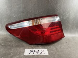LEXUS LS XF40 USF40 Genuine Taillight / KOITO 50-89 L / Right Side x1