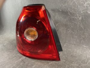 VOLKSWAGEN GOLF GEN 5 MK5 1K1 / 1KAXX Genuine Taillight 1K6945095E Left Side x1