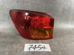 LEXUS IS GSE20 Genuine Taillight / ICHIKOH 53-40 / Left Side x1