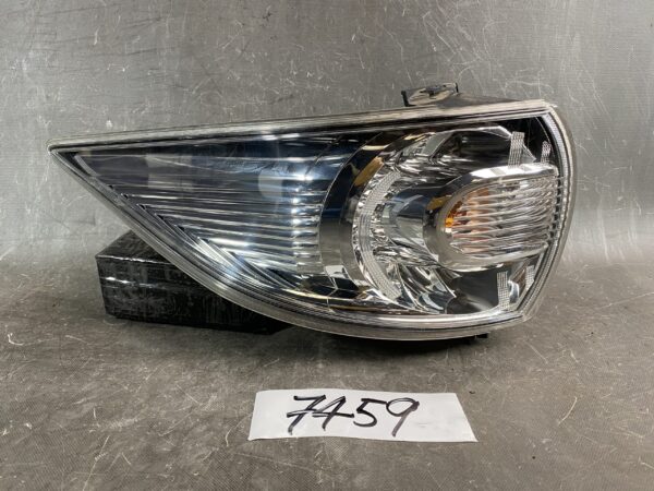 MAZDA BIANTE CCEFW Genuine Taillight / STANLEY P7621 L / Left Side x1 » JDM-PARTS NZ