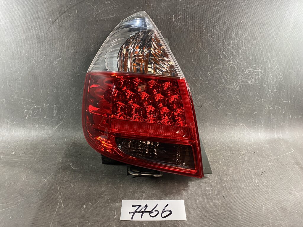 HONDA FIT JAZZ GD GD1 GD2 GD3 GD4 Genuine Taillight / ICHIKOH 4995