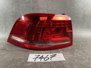 VOLKSWAGEN PASSAT VARIANT 3CCAX Genuine Taillight / Left Side x1