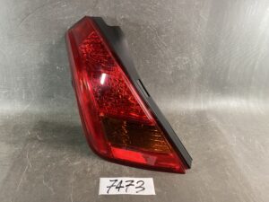 NISSAN MURANO Z50 Genuine Taillight / KOITO 220-63779 / Left Side x1