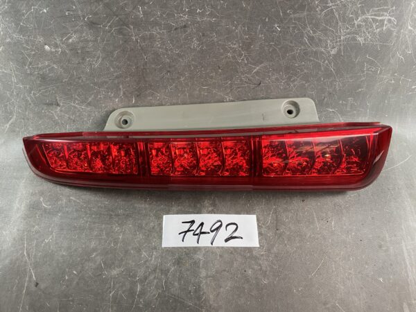 TOYOTA ISIS ANM10 Genuine Taillight / KOITO 44-70 / Left Side x1 » JDM-PARTS NZ