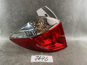 TOYOTA RACTIS NSP120 Genuine Taillight / KOITO 52-213 / Left Side x1