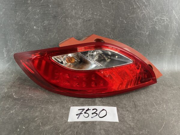 MAZDA DEMIO DE DEJFS DE3FS DE5FS Genuine Taillight / STANLEY P5776 L / Left Side x1 » JDM-PARTS NZ
