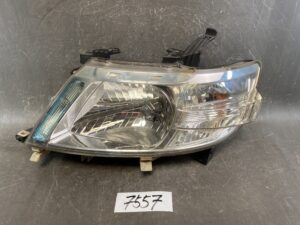 NISSAN SERENA C25 NC25 CC25 Genuine Headlight / KOITO 100-24858 / Left Side x1
