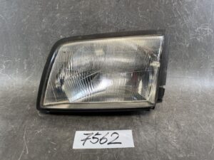 MAZDA BONGO / NISSAN VANETTE SK SKF2M Genuine Headlight / STANLEY P0220 L / Left Side x1