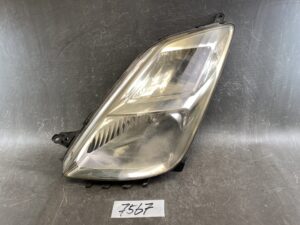 TOYOTA PRIUS NHW20 Genuine HID Headlight / KOITO 47-20 / Left Side x1