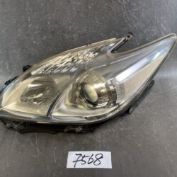 TOYOTA PRIUS ZVW30 PRIUS PHV ZVW35 Genuine Headlight / KOITO 47-29 / Left Side x1