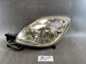 MAZDA VERISA DC5W Genuine HID Headlight / STANLEY P4514 / Left Side x1