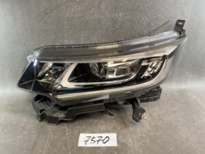 HONDA FREED GB GB5 GB6 / FREED PLUS HYBRID GB7 GB8 Genuine Headlight / STANLEY W2172 / Left Side x1
