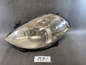 NISSAN TIIDA / LATIO C11 NC11 SC11 SNC11 Headlight STANLEY P7779 L Left Side x1