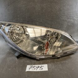 MITSUBISHI COLT Z21A Z22A Z25A / COLT PLUS Z21W Z22W Genuine Taillight / STANLEY P2970 / Right Side x1