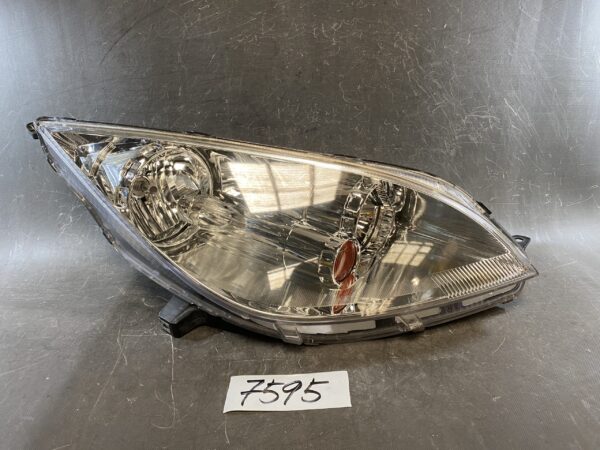MITSUBISHI COLT Z21A Z22A Z25A / COLT PLUS Z21W Z22W Genuine Taillight / STANLEY P2970 / Right Side x1 » JDM-PARTS NZ