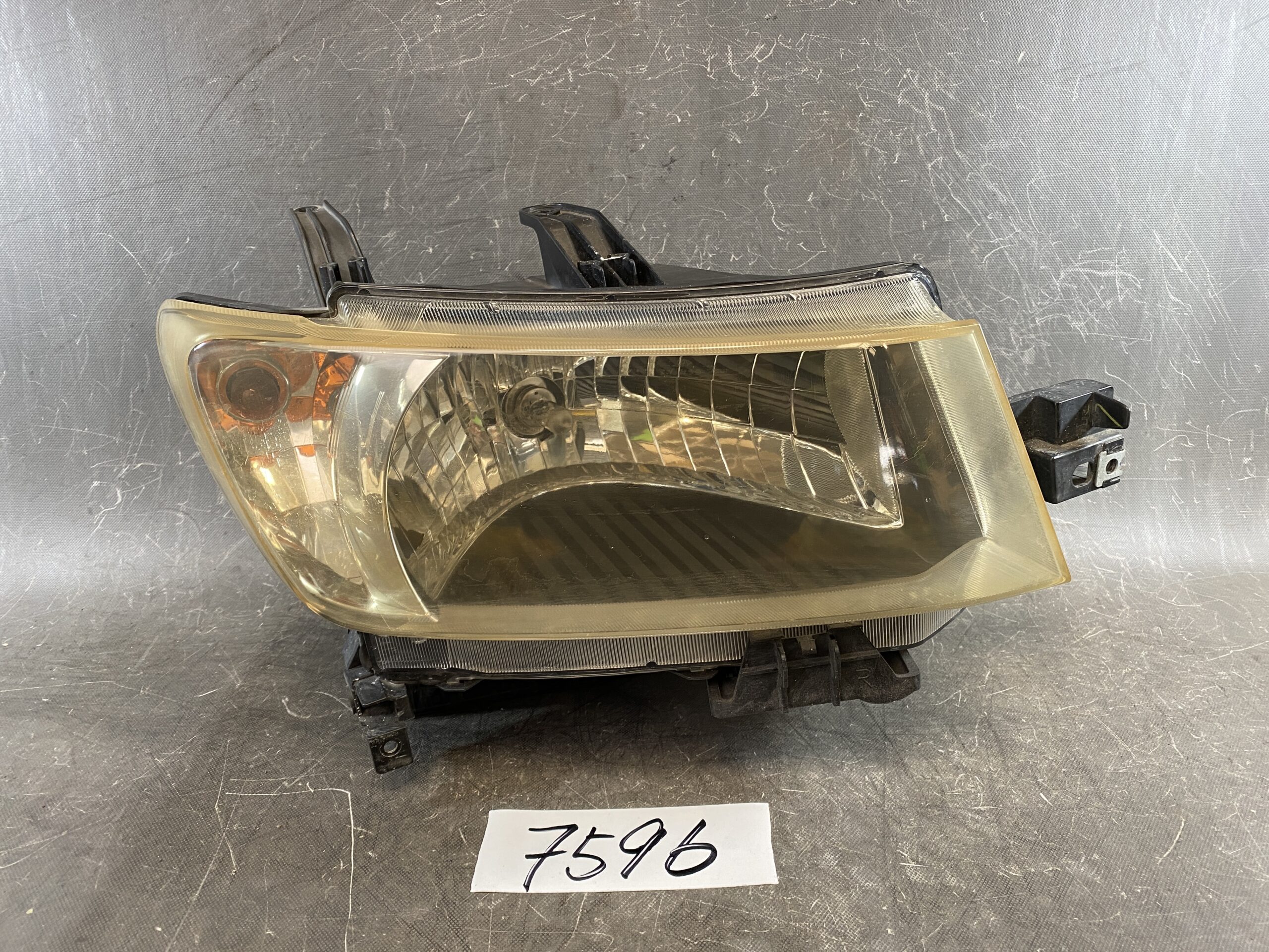 TOYOTA BB QNC20 QNC21 Genuine Headlight KOITO B1-1 Right Side x1