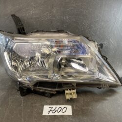 NISSAN SERENA C26 HC26 NC26 HFC26 NC26 FNC26 Genuine Headlight / KOITO 100-23096 / Right Side x1