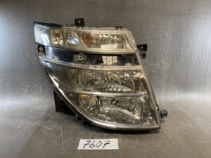 NISSAN ELGRAND E51 ME51 MNE51 NE51 Genuine HID Headlight / KOITO 100-24826 / Right Side x1
