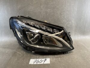 MERCEDES BENZ C Class W205 Genuine LED Headlight A2058201461 / Right Side x1
