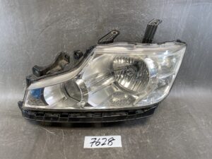 HONDA STEPWAGON RK1 RK2 RK5 RK6 Genuine HID Headlight / KOITO 100-22013 / Left Side x1
