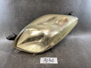TOYOTA VITZ SCP90 KSP90 NCP90 NCP91 NCP95 Genuine Headlight / ICHIKOH 52-169 / Left Side x1
