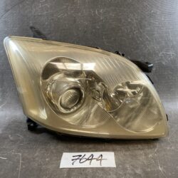 TOYOTA AVENSIS AZT250 AZT251 AZT255 Genuine Headlight / KOITO 05-41 / Right Side x1