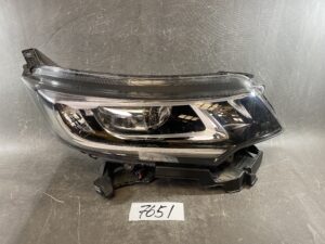 HONDA FREED GB GB5 GB6 / FREED PLUS HYBRID GB7 GB8 Genuine LED Headlight / STANLEY W2172 / Right Side x1