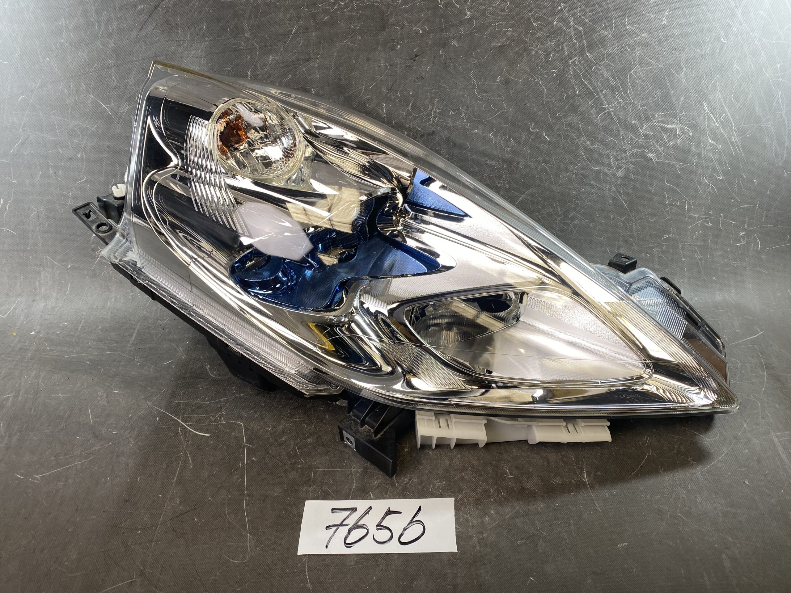 NISSAN LEAF ZE0 AZE0 Genuine LED Headlight ICHIKOH 1862 Right Side x1