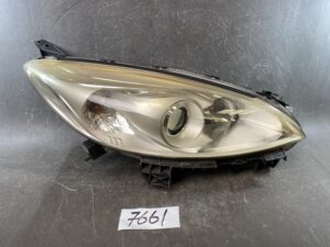 MAZDA PREMACY CW CWEFW CWEAW CWFFW CREW Genuine HID Headlight / STANLEY P7696 R / Right Side x1
