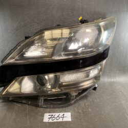 TOYOTA VELLFIRE ANH20 ANH25 GGH20 GGH25 Genuine HID Headlight / ICHIKOH 58-23 / Left Side x1