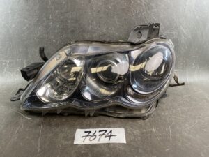 TOYOTA MARK X GRX120 GRX121 GRX125 Genuine Headlight / KOITO 22-346 / Left Side x1
