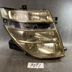 NISSAN ELGRAND E51 ME51 MNE51 NE51 Genuine HID Headlight / KOITO 100-24826 / Right Side x1