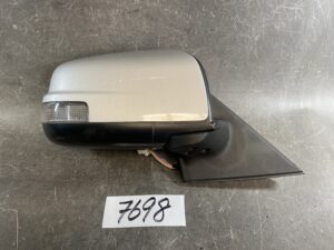 NISSAN SERENA C26 HC26 HHC26 Genuine Door Mirror / MURAKAMI / 9774 / Right Side x1