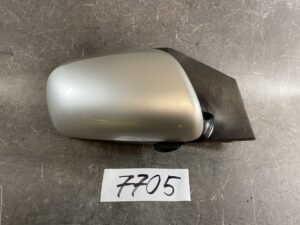 TOYOTA AVENSIS AZT250 AZT251 AZT255 Genuine Door Mirror / SKH 7477 / 015829 / Right Side x1