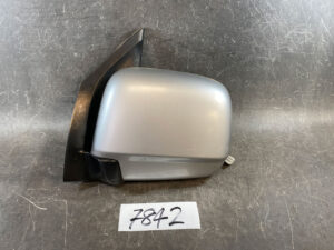 HONDA STEPWAGON RF3 RF4 Door Mirror 7168 Left Side x1