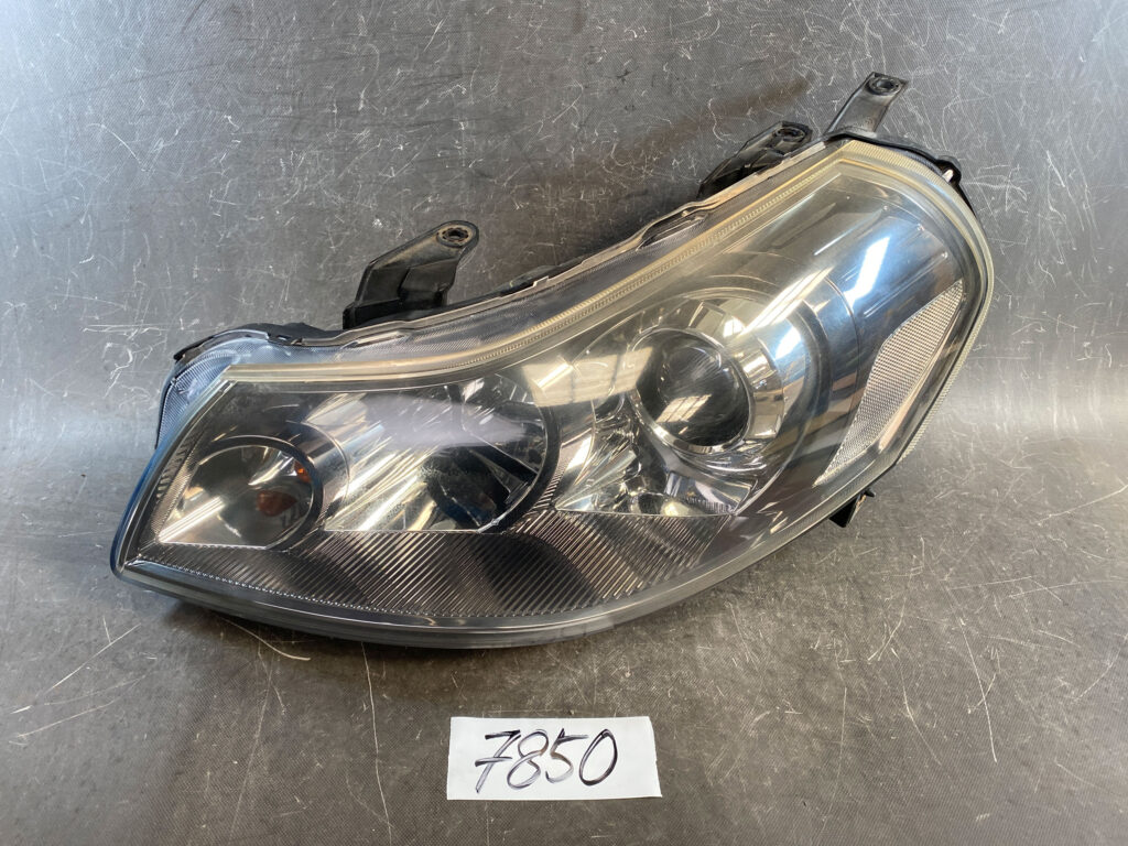 7850_headlight_2-1024x768.jpg