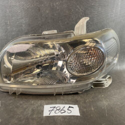 TOYOTA PORTE NNP10 NNP11 NNP15 Genuine Headlight / KOITO 52-128 / Left Side x1