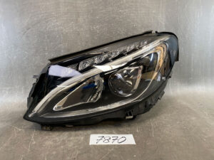MERCEDES BENZ C Class W205 Genuine LED Headlight A2058201361 / Left Side x1