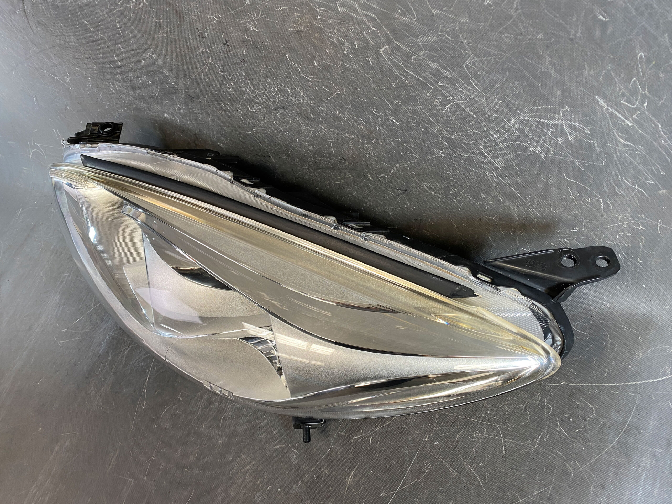 MAZDA PREMACY CW NISSAN LAFESTA Genuine HID Headlight STANLEY P9566 Left Side x1 - Image 2